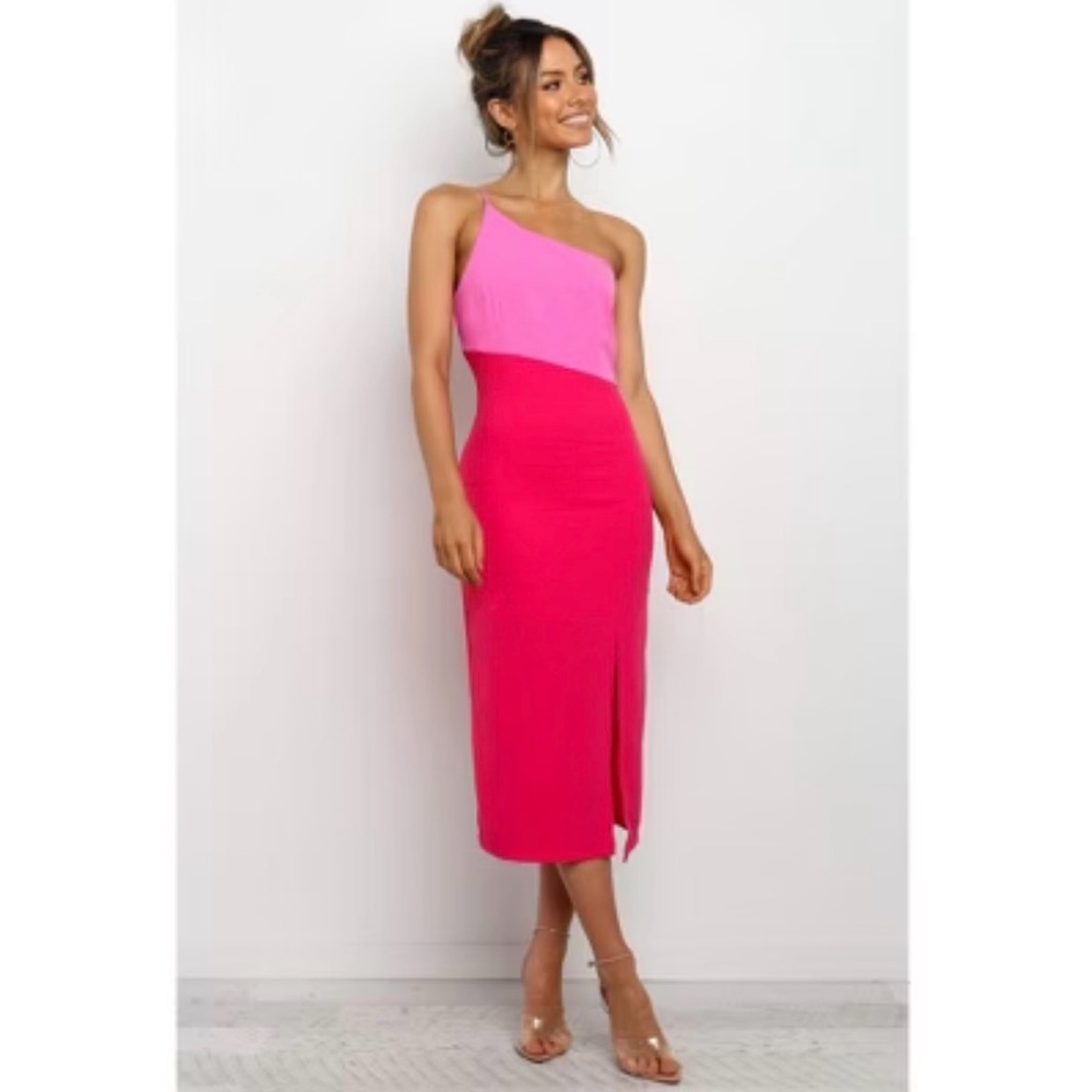 NWT - petal and pup Xiomar one shoulder dress, size 8.